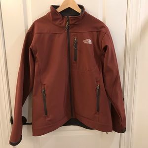 The North Face men’s wind breaker